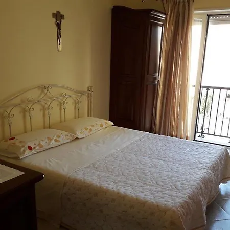 La Terrazza Del Borgo Bed and Breakfast Αγκριτζέντο